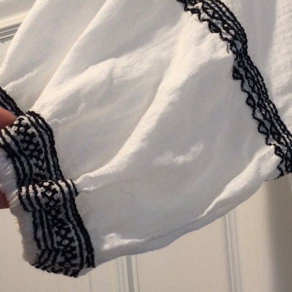 Max Studio Peasant Top - Picture 4 of 5